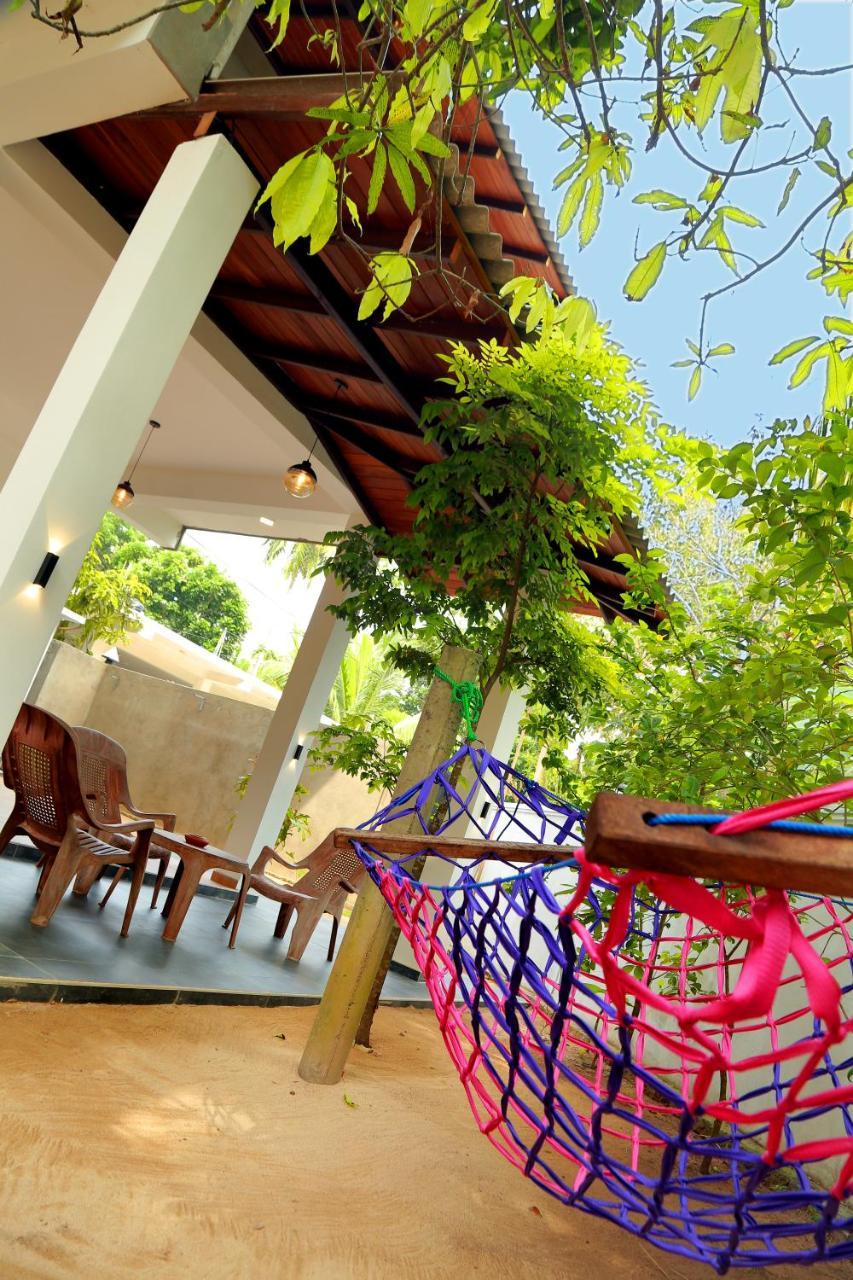 Midigama Holiday Inn Exterior foto