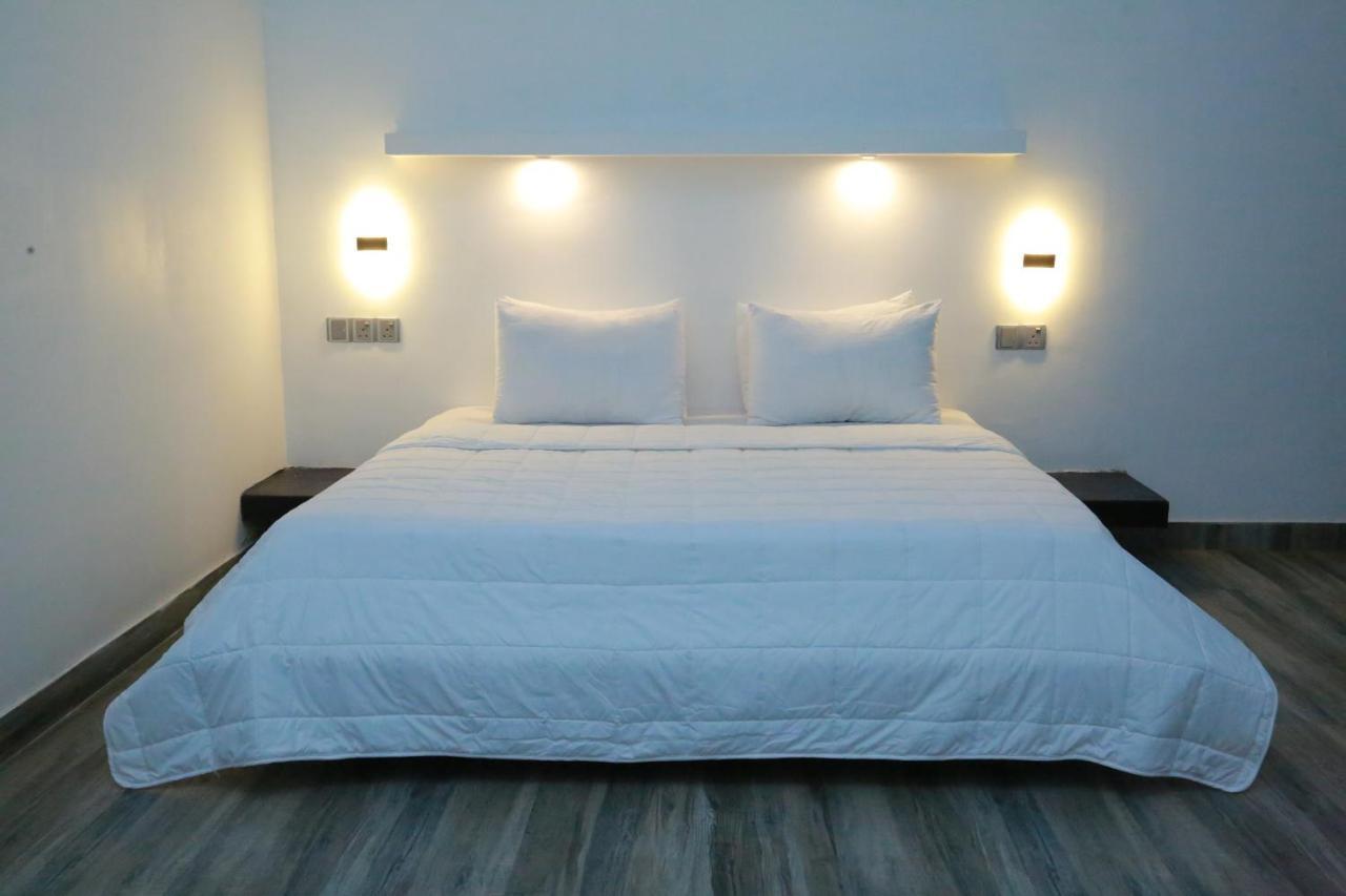 Midigama Holiday Inn Exterior foto